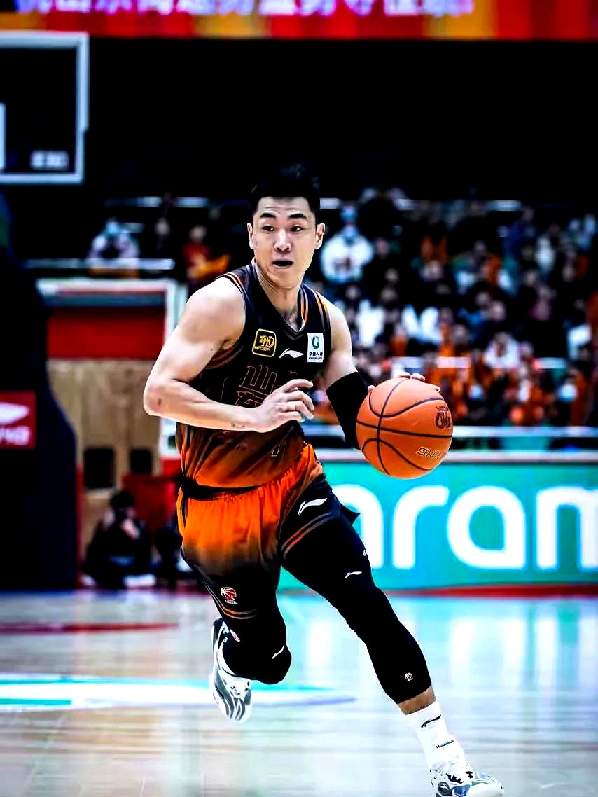 CBA常规赛赛后再迎强敌,山东男篮迎来里程碑,主帅态度——引发热议,训练强度明显提升的简单介绍 CBA常规赛赛后再迎强敌,山东男篮迎来里程碑,主帅态度——引发热议,训练强度明显提升的简单介绍