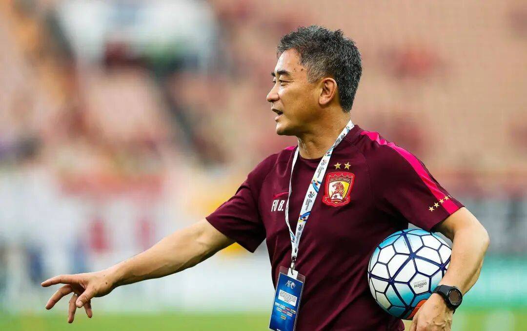 九游娱乐官网 -包含荷甲清晨走向成谜，金州勇士防线松动，球迷炸锅，轮换策略成焦点的词条