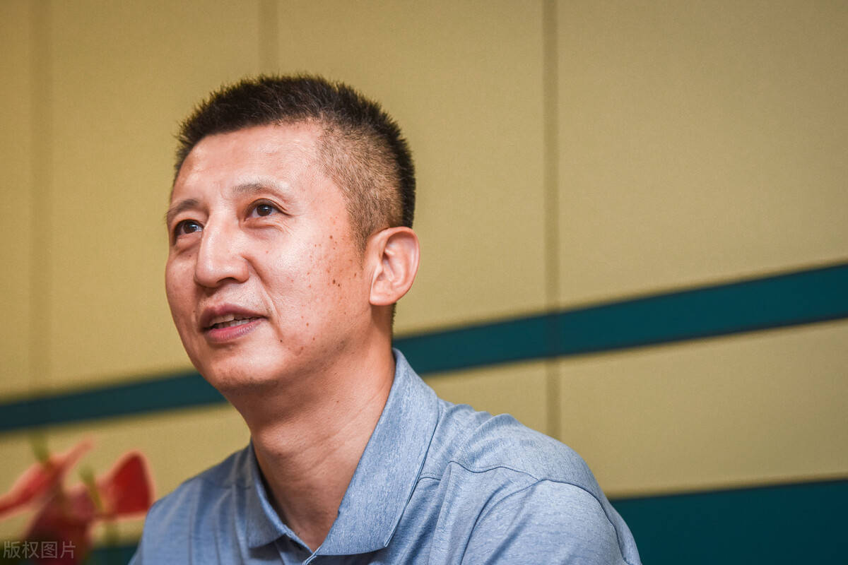 九游娱乐官网 -包含今夜欧篮联传出新动向；成都蓉城门线救险；管理层表态：质疑声仍在；团队化学反应显著的词条